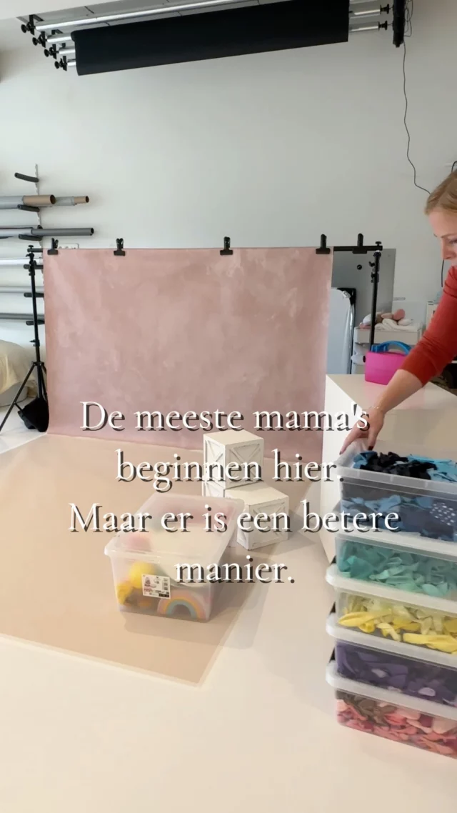 De meeste mama's beginnen hier. Maar er is een betere manier.

Je opent Google en gaat opzoek naar foto's van andere kindjes.
Je scrollt. Je klikt.
En je denkt: dit is hoe je een thema kiest.
Maar er is een betere manier 👇

Een thema dat echt bij jouw kindje past, begint niet bij Google.
Het begint bij wie jouw kindje is. 

Vrijdag leg ik uit hoe dat bij Little Miracle Memories gaat.