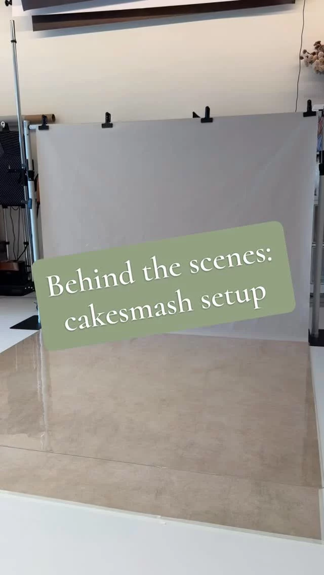 Soms krijg ik de vraag of iedere cakesmash dezelfde is.

Het antwoord is nee. 🤍

Elke setting wordt met zorg samengesteld, afgestemd op jullie kindje en op wat bij jullie past. Van de kleuren tot de kleinste details: alles draagt bij aan een ervaring die helemaal van jullie is.

Want een eerste verjaardag vier je maar één keer. En die herinnering verdient meer dan een standaard decor.

Benieuwd hoe jouw ideale cakesmash eruit zou kunnen zien? Stuur me gerust een berichtje of plan vrijblijvend een discovery call via de link in mijn bio.

#cakesmash #cakesmashbelgië #littlemiraclememories #eersteverjaardag
